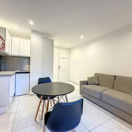 Superbe Studio Terrasse Centre Et Plages A Pieds Apartment *