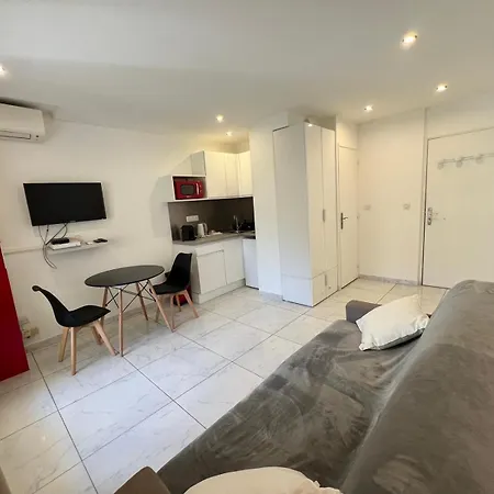 Superbe Studio Terrasse Centre Et Plages A Pieds Apartment *