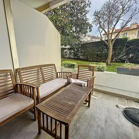 Superbe Studio Terrasse Centre Et Plages A Pieds Cannes